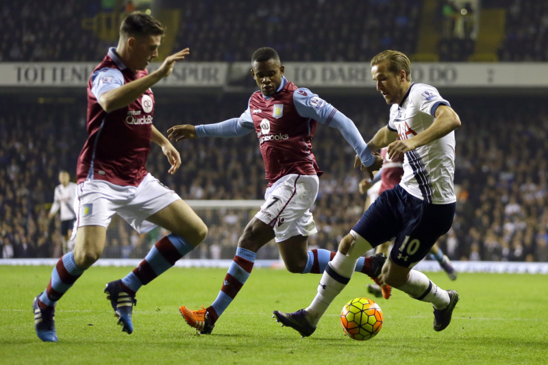 Utkání mezi Aston Villou a Tottenhamem.