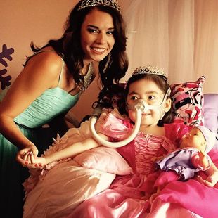 Julianna se svými přáteli.