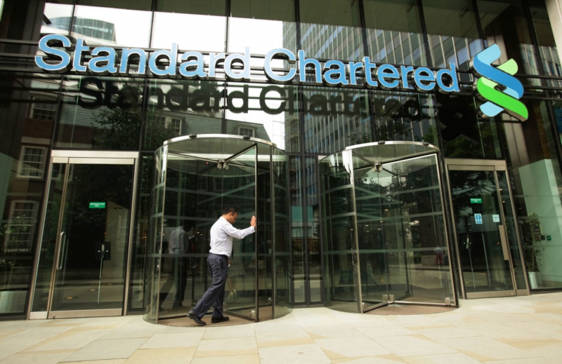 Londýnská budova banky Standard Chartered. Londýnská budova banky Standard Chartered.