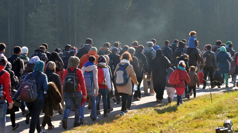 Uprchlíci mezi Rakouskem a Německem (ilustrační foto).