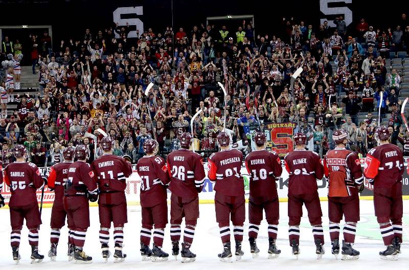 Sparta válí v Lize mistrů a pomalu láká do obří haly i své fanoušky. Sparta válí v Lize mistrů a pomalu láká do obří haly i své fanoušky.