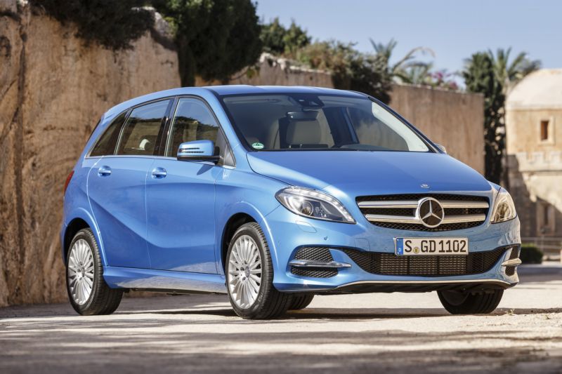 Zlatou plaketou se ozdobil Mercedes-Benz třídy B.