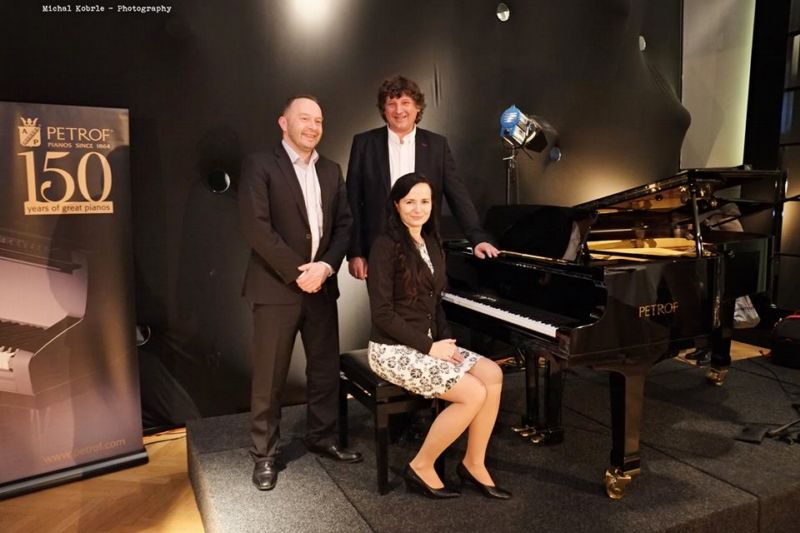 Do soutěže Pianista roku je možné hlásit se až do poloviny ledna příštího roku. Do soutěže Pianista roku je možné hlásit se až do poloviny ledna příštího roku.