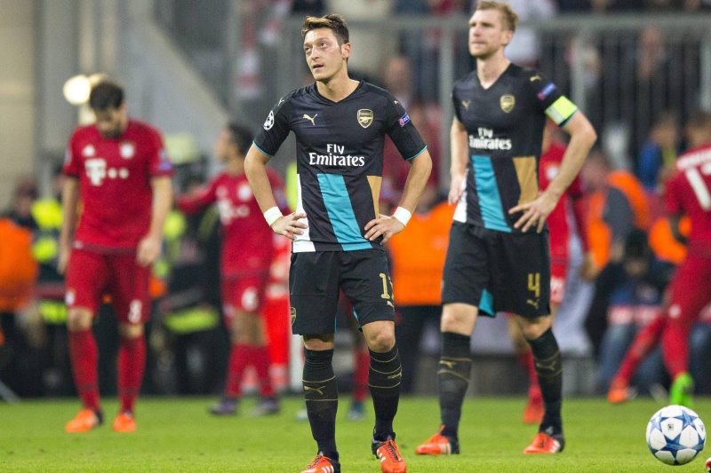 Zklamaní fotbalisté Arsenalu.