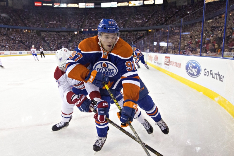 Hokejista Connor McDavid z Edmontonu.