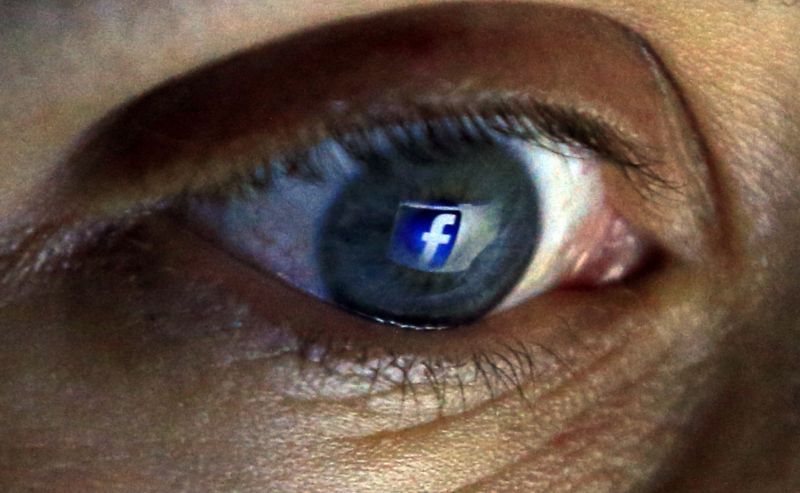 Na konci září měl Facebook 1,55 miliardy aktivních uživatelů měsíčně. Na konci září měl Facebook 1,55 miliardy aktivních uživatelů měsíčně.