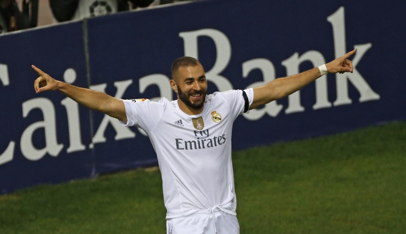 Francouzský fotbalista Karim Benzema byl obviněn v souvislosti s vyšetřováním případu vydírání spoluhráče z národního týmu Mathieua Valbueny ze spiknutí a zapojení do kriminální skupiny.