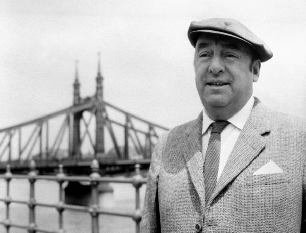 Chilský básník Pablo Neruda, vlastním jménem Naftalí Ricardo Reyes Basualto.