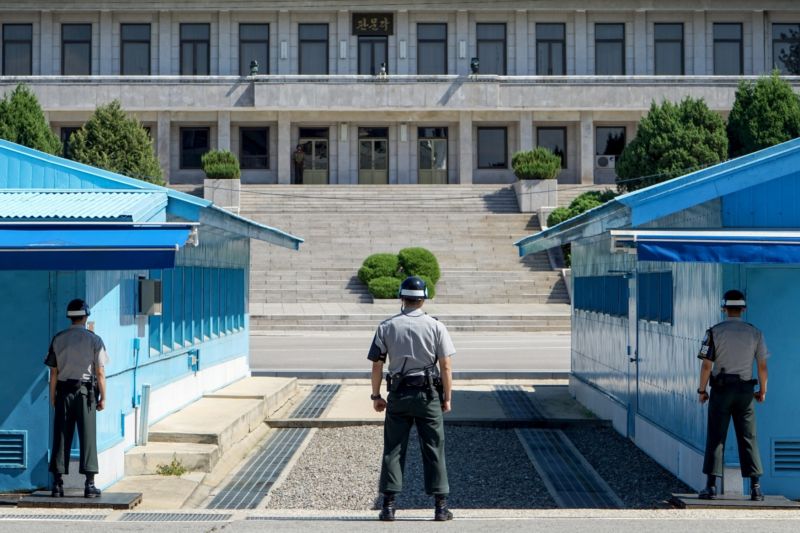 Vojenská vesnice Panmunjeom v demilitarizované zóně mezi Severní a Jižní Koreou.