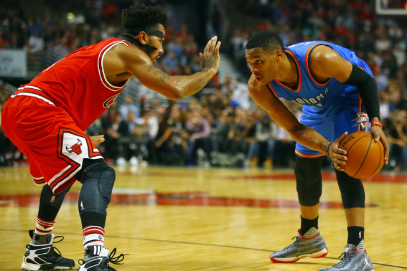 Derrick Rose (vlevo) a Russel Westbrook.