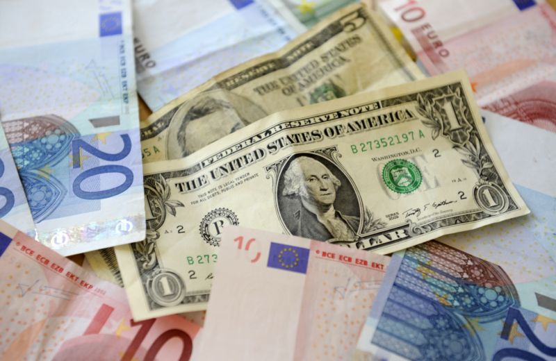 Světové banky by si měly zajistit dostatečné finanční rezervy. Světové banky by si měly zajistit dostatečné finanční rezervy.