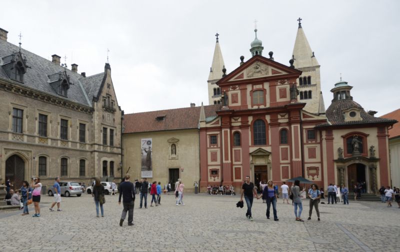 Mše se bude konat v bazilice sv. Jiří, která je jedním z nejstarších kostelů v Česku. Mše se bude konat v bazilice sv. Jiří, která je jedním z nejstarších kostelů v Česku.