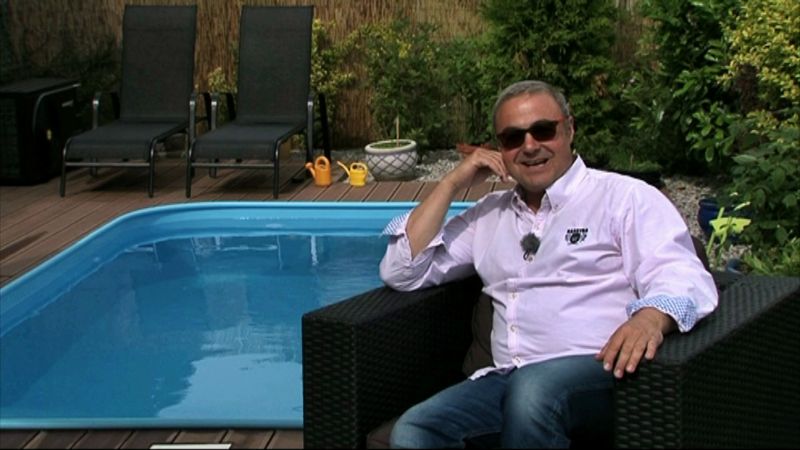 Martin Zounar je ve svém domku na okraji Prahy nadmíru spokojený.