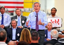 Jeb Bush je umírněnějším republikánským kandidátem než jeho protivník Trump.