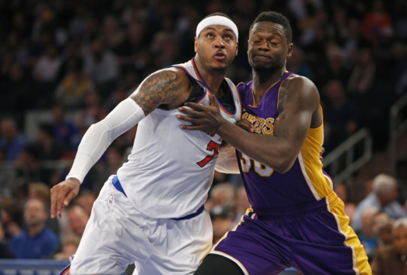 Momentka ze zápasu mezi NY Knicks a Torontem.