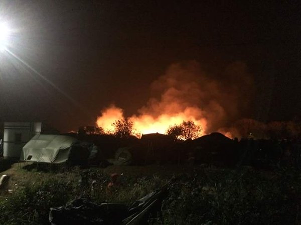 Požár v Calais.