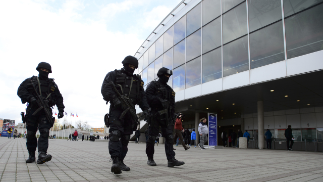 Policejní opatření před O2 Arenou v ČR.