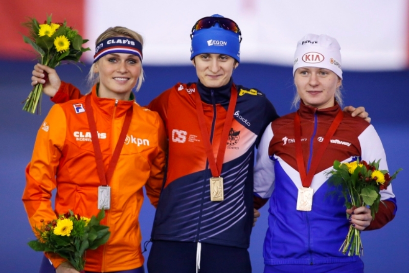 Martina Sáblíková (uprostřed).