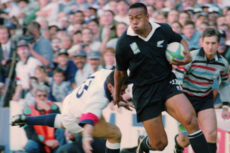Ve středu ráno zemřel ve věku čtyřiceti let jeden z nejslavnějších hráčů novozélandského rugby všech dob, Jonah Lomu.