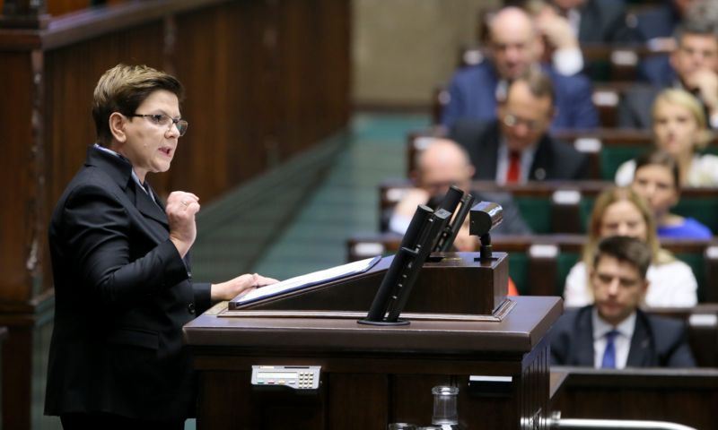 Polská premiérka Beata Szydlová při projevu. Polská premiérka Beata Szydlová při projevu.