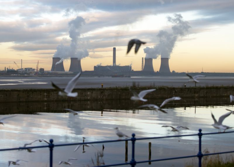 Britská elektrárna ve Widnesu. Britská elektrárna ve Widnesu.