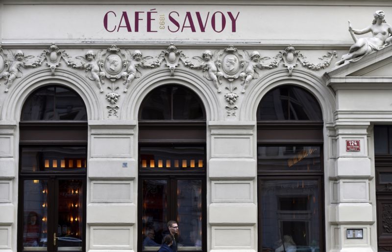 Pražské Café Savoy (na snímku z 19. listopadu) z restaurační sítě Ambiente zvítězilo v hlavní kategorii TOP 100 ankety o Restauraci roku 2015.