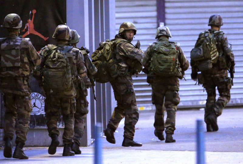 Policejní razie po útocích v Paříži.