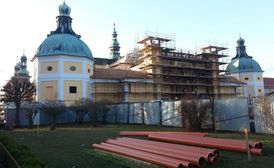 Rekonstrukce národní kulturní památky Svatá Hora v Příbrami. Většina areálu bude veřejnosti přístupná od letošní štědrovečerní půlnoční mše.