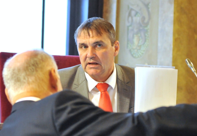 Primátor Brna Petr Vokřál (ANO). Zasedání městského zastupitelstva. Primátor Brna Petr Vokřál (ANO). Zasedání městského zastupitelstva.