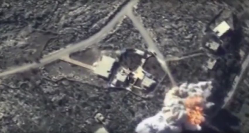 Satelitní snímek bombardování Sýrie.