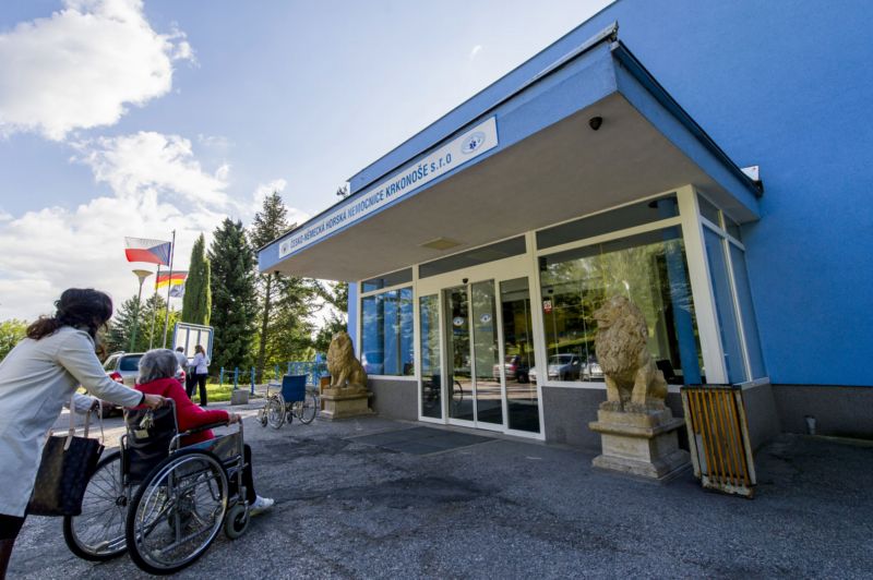 Ve Vrchlabské nemocnici založil pacient požár a poté se pokusil utéci.