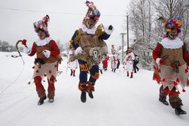 Obchůzky masopustních masek na Hlinecku už na seznamu jsou od roku 2010 (ilustrační foto).