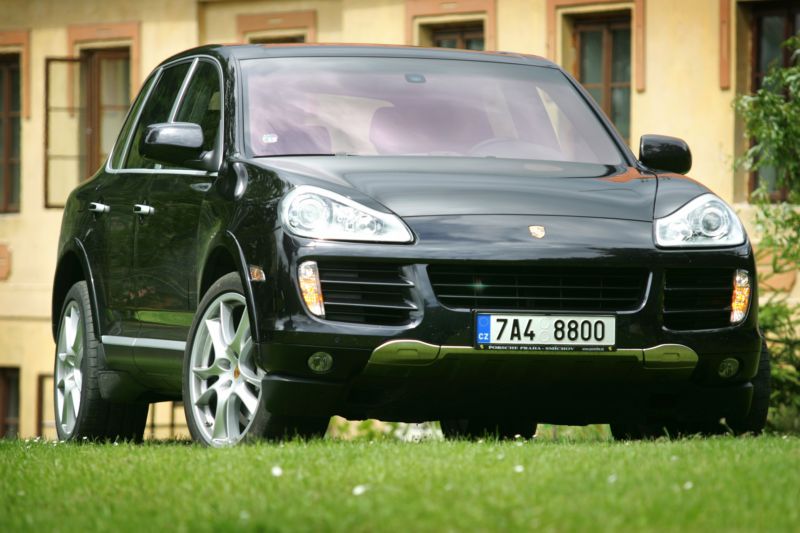 Emisní skandál se týká 13 tisíc vozů Porsche Cayenne.