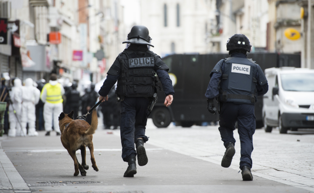 Speciální policejní jednotky v Paříži. Speciální policejní jednotky v Paříži.