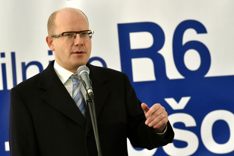 Premiér Sobotka se snaží prezidentovy výtky k bezpečností situaci v ČR vyvrátit.