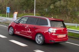 Autopilot v akci při cestě do Madridu.