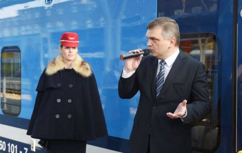 Generální ředitel společnosti Škoda Transportation Tomáš Ignačák při předávání soupravy. Generální ředitel společnosti Škoda Transportation Tomáš Ignačák při předávání soupravy.