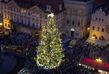 Na osvětlení stromu a stánků se použilo 20 tisíc LED diod.