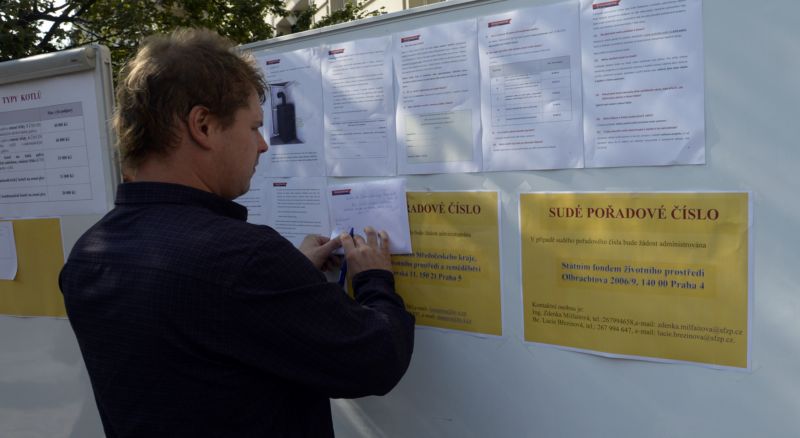 Podle odhadů se bude měnit až 350 tisíc starých kotlů po celé republice. Podle odhadů se bude měnit až 350 tisíc starých kotlů po celé republice.