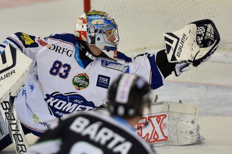 Gólman Komety Falter. 