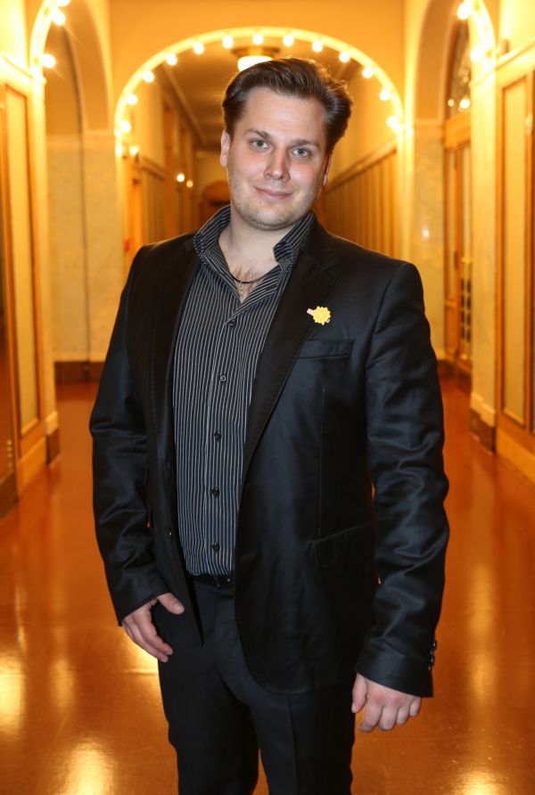 Zpěvák a muzikálový herec Tomáš Savka. Zpěvák a muzikálový herec Tomáš Savka.