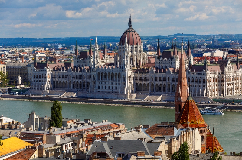 Radní Budapešti odmítli návrh členů opozice, aby bylo vypsáno referendum o kandidatuře maďarské metropole na pořádání olympijských her v roce 2024. Radní Budapešti odmítli návrh členů opozice, aby bylo vypsáno referendum o kandidatuře maďarské metropole na pořádání olympijských her v roce 2024.