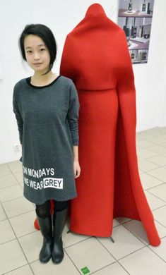 Liliana Phamová s oděvem, který navrhla pro japonskou korunní princeznu Masako.