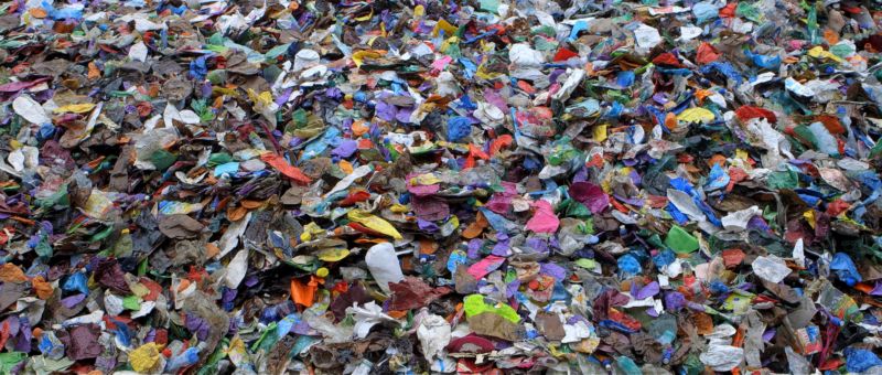 Snímek z filmu Plast v mojí vodě. Snímek z filmu Plast v mojí vodě.