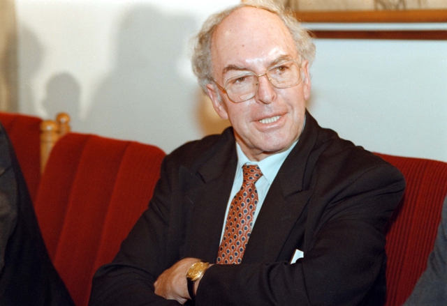  Franz Neubauer se narodil ve Velké Hleďsebi u Mariánských Lázní, odkud se musela jeho rodina po druhé světové válce odstěhovat.