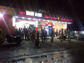 Otec dvou dětí si díky sbírce otevřel restauraci, kde zaměstnává další Syřany.