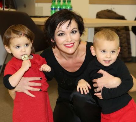Daniela Révai je na výchovu svých dvojčátek sama, nicméně je šťastná.