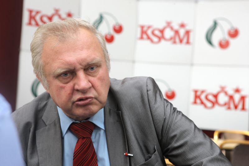 Český europoslanec Miloslav Ransdorf. Český europoslanec Miloslav Ransdorf.