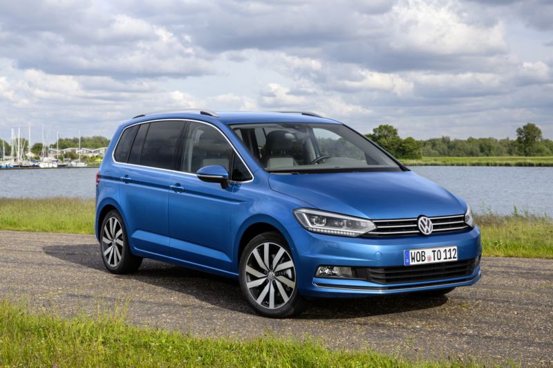 Nová generace modelu Touran sází na osvědčené linie exteriéru.