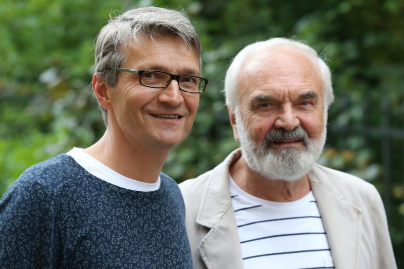 Jan Svěrák (vlevo) připravuje celovečerní film se svým otcem Zdeňkem Svěrákem.